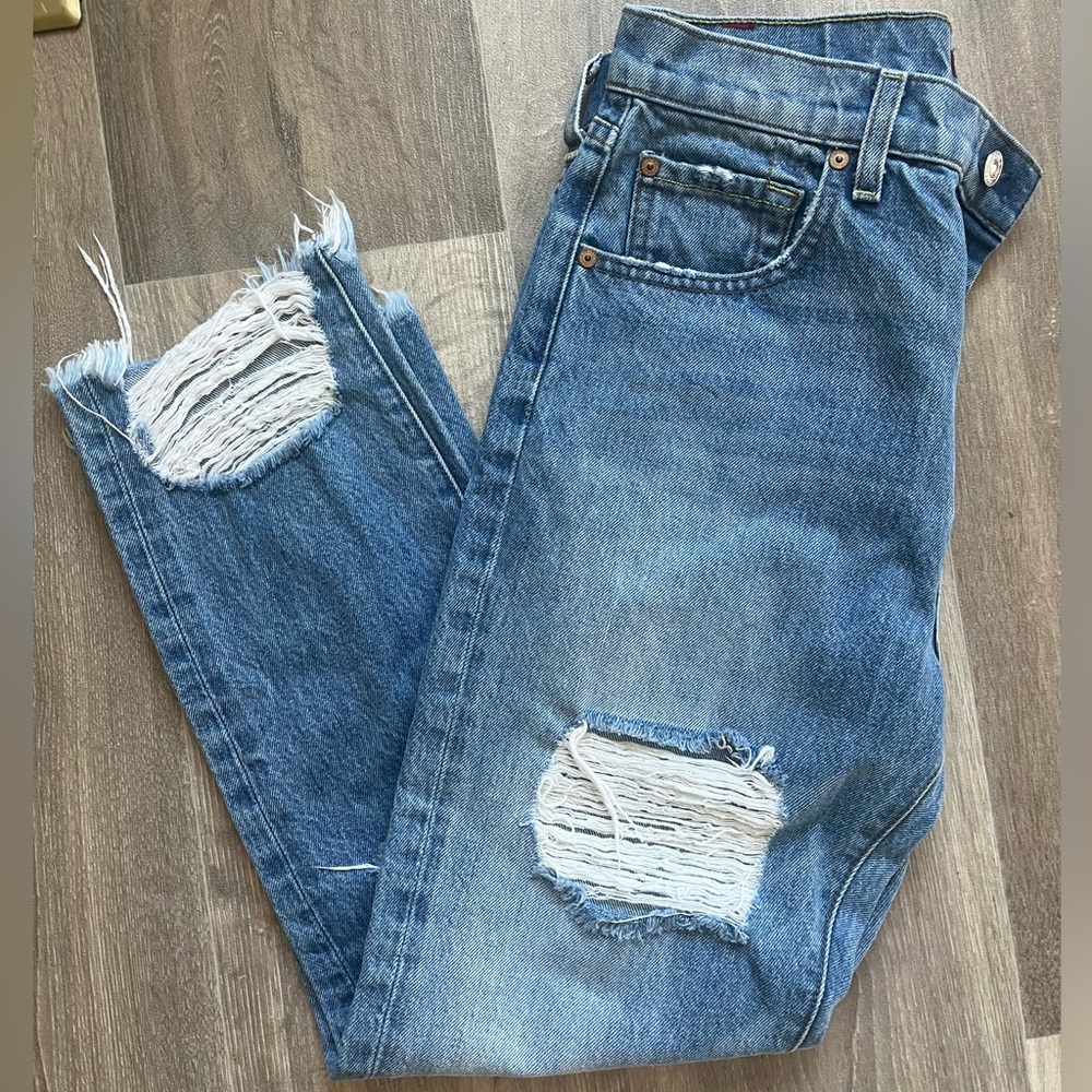 7FAM High Rise Josefina Distressed Scalloped Hem